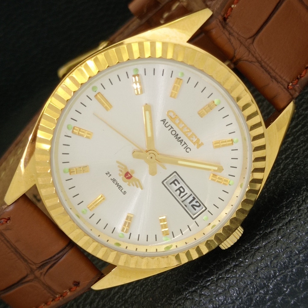 Vintage 1972 Citizen Automatic Mens Gold Watch WDaydate  Silver Accents